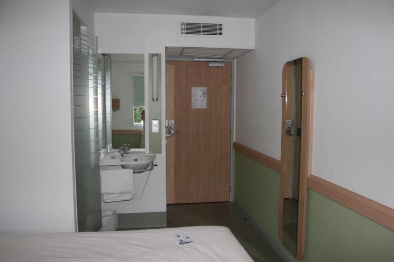 Ibis Issoire Hotel Exterior photo