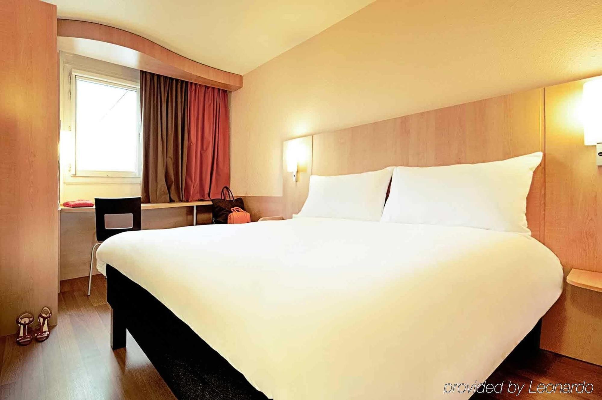 Ibis Issoire Hotel Exterior photo