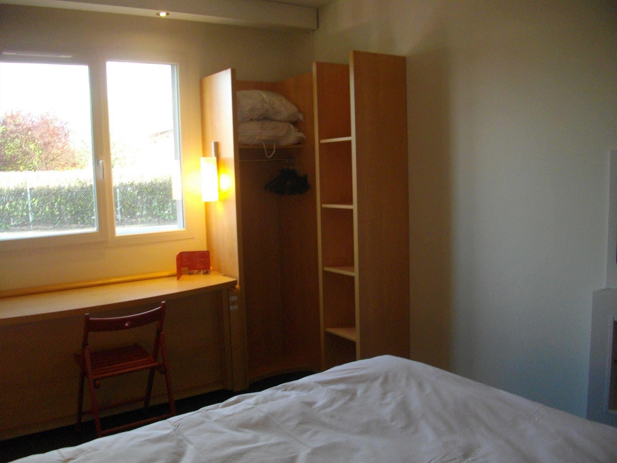 Ibis Issoire Hotel Exterior photo