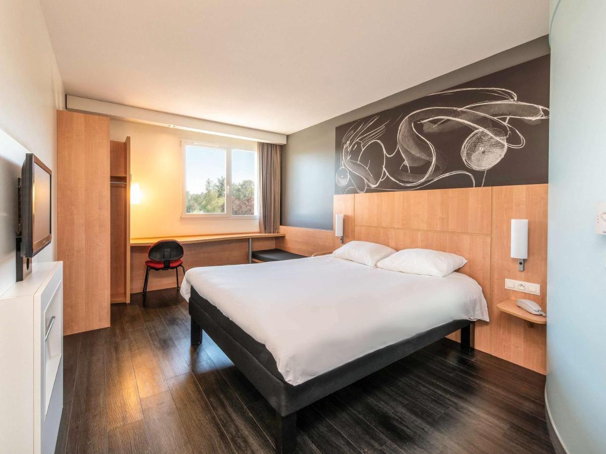 Ibis Issoire Hotel Exterior photo